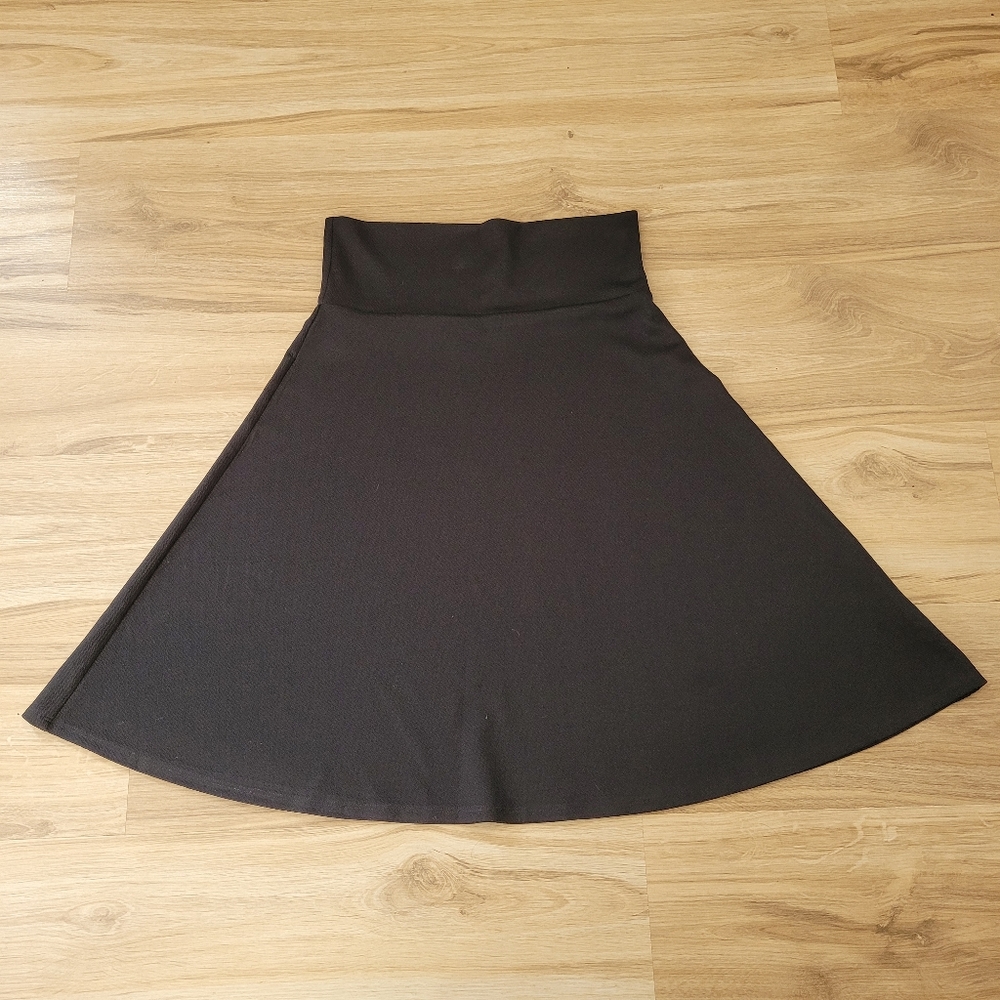 Lularoe NWOT Black Knee Length Skirt Size Medium